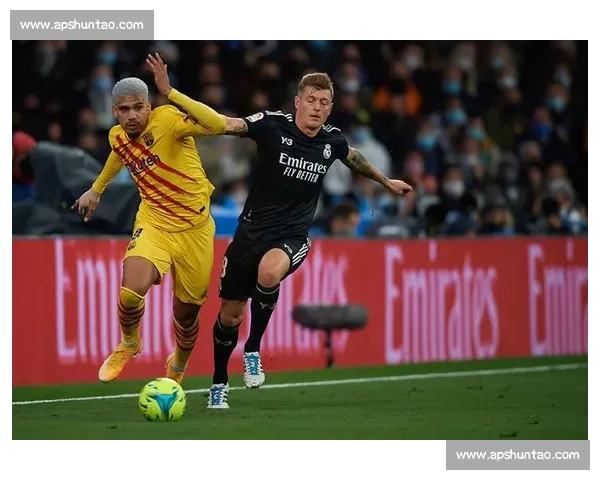 皇马迎战巴列卡，争夺西甲积分榜领先地位，精彩对决一触即发